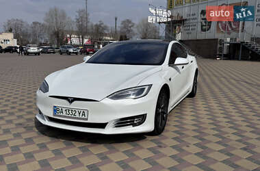 Лифтбек Tesla Model S 2017 в 