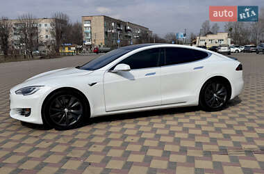 Лифтбек Tesla Model S 2017 в 