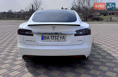Лифтбек Tesla Model S 2017 в 