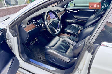 Лифтбек Tesla Model S 2017 в 