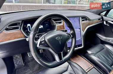 Лифтбек Tesla Model S 2017 в 