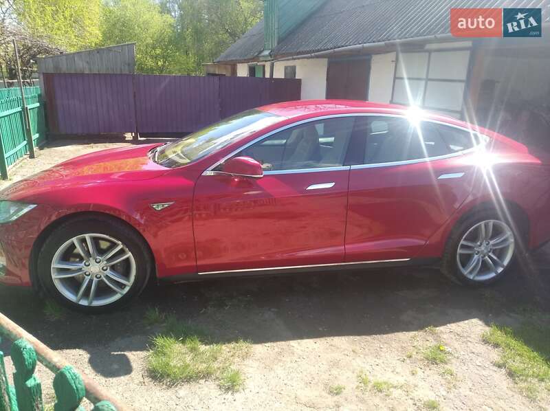 Ліфтбек Tesla Model S 2014 в Житомирі