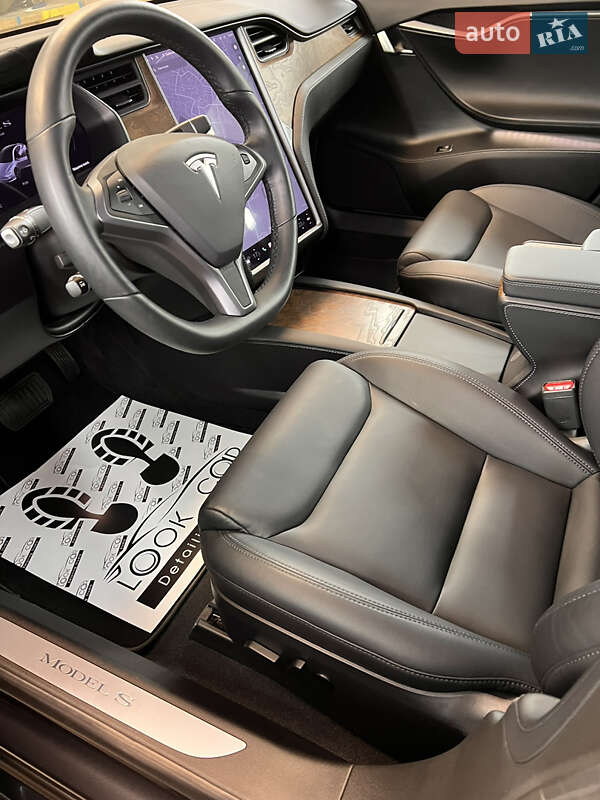 Ліфтбек Tesla Model S 2020 в Івано-Франківську
