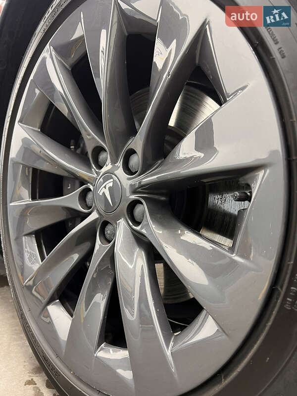 Ліфтбек Tesla Model S 2020 в Івано-Франківську