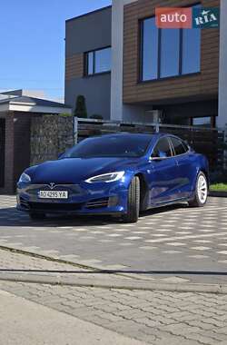 Лифтбек Tesla Model S 2017 в Стрые
