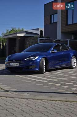Лифтбек Tesla Model S 2017 в Стрые