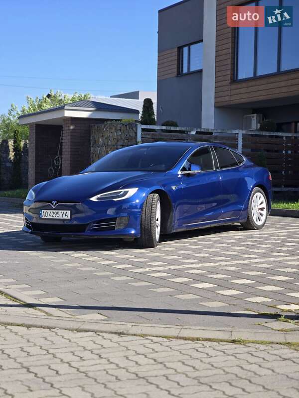 Лифтбек Tesla Model S 2017 в Стрые