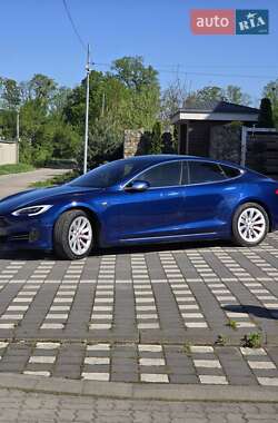 Лифтбек Tesla Model S 2017 в Стрые