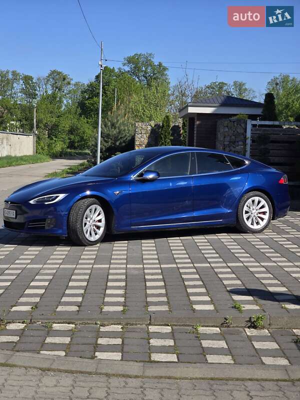 Лифтбек Tesla Model S 2017 в Стрые