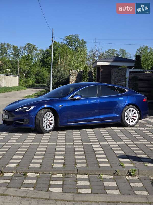 Лифтбек Tesla Model S 2017 в Стрые