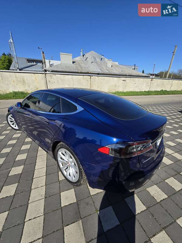 Лифтбек Tesla Model S 2017 в Стрые
