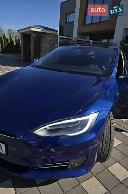 Лифтбек Tesla Model S 2017 в Стрые