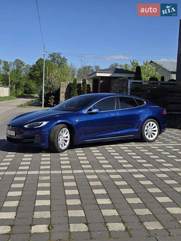 Лифтбек Tesla Model S 2017 в Стрые