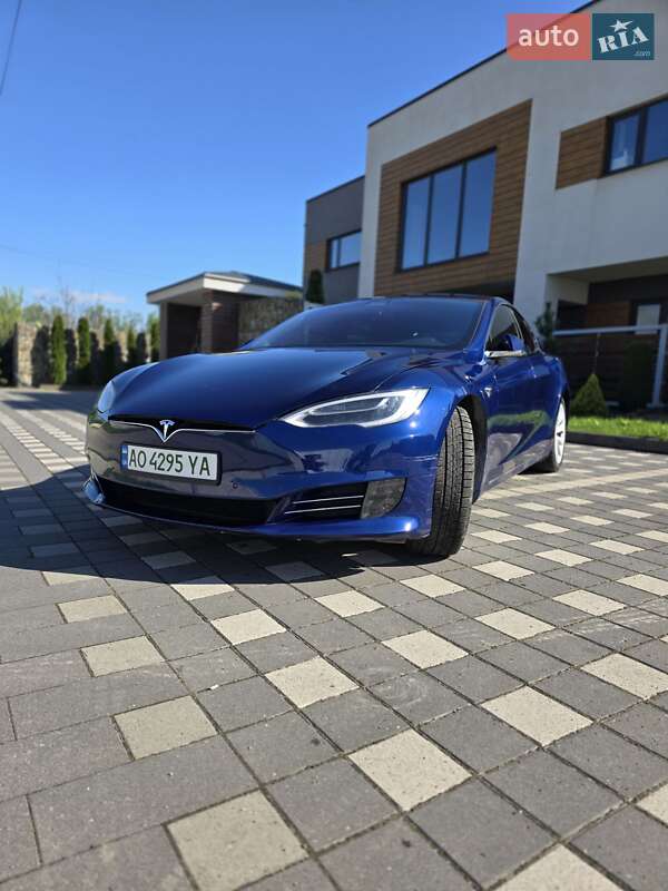 Лифтбек Tesla Model S 2017 в Стрые