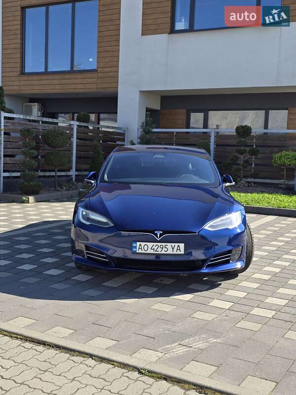 Лифтбек Tesla Model S 2017 в Стрые