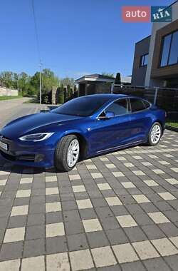 Лифтбек Tesla Model S 2017 в Стрые