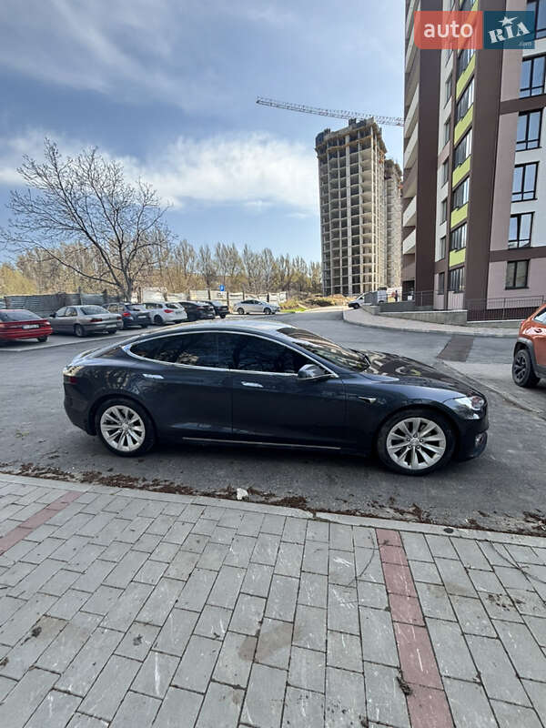 Ліфтбек Tesla Model S 2018 в Тернополі