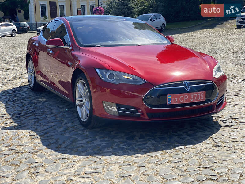 Ліфтбек Tesla Model S 2013 в Луцьку