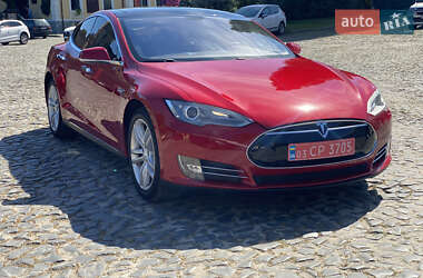 Лифтбек Tesla Model S 2013 в 