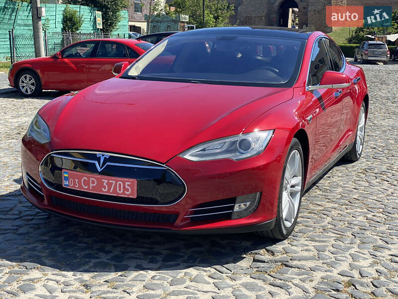 Ліфтбек Tesla Model S 2013 в Луцьку