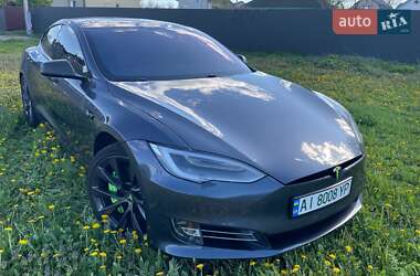 Ліфтбек Tesla Model S 2018 в Борисполі