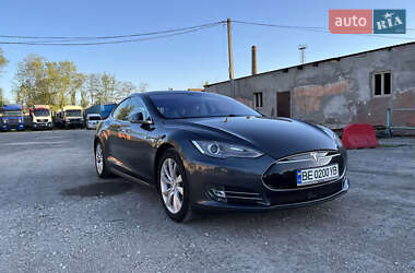 Лифтбек Tesla Model S 2016 в 