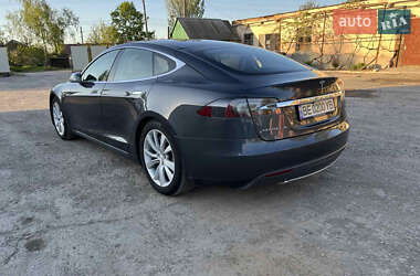 Лифтбек Tesla Model S 2016 в 
