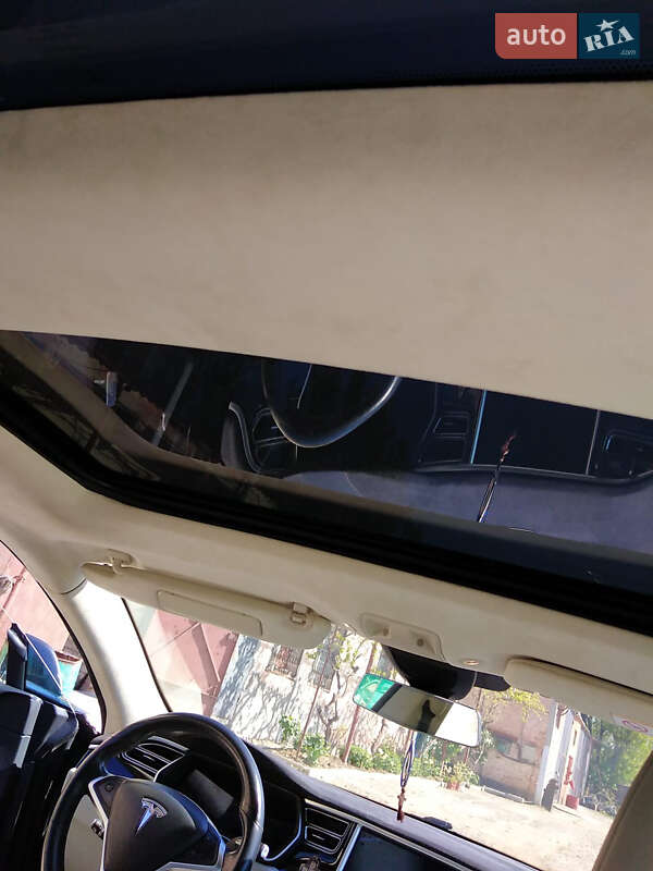 Лифтбек Tesla Model S 2016 в Николаеве