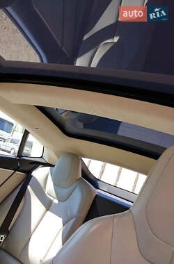 Лифтбек Tesla Model S 2016 в 