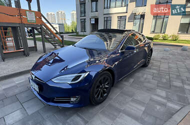 Лифтбек Tesla Model S 2016 в 