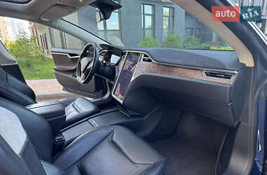 Лифтбек Tesla Model S 2016 в 