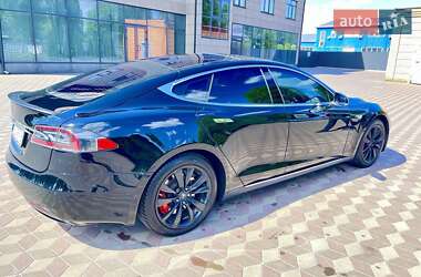 Tesla Model S 2015