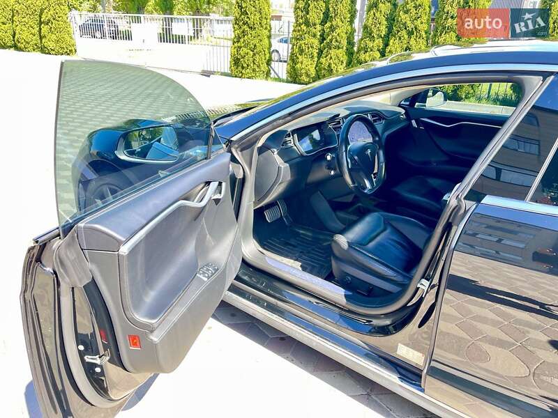 Лифтбек Tesla Model S 2015 в Броварах
