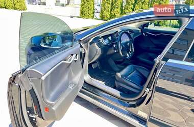 Лифтбек Tesla Model S 2015 в 