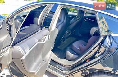 Лифтбек Tesla Model S 2015 в 