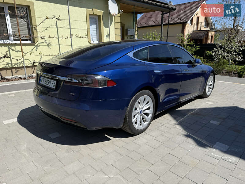 Лифтбек Tesla Model S 2017 в Ивано-Франковске