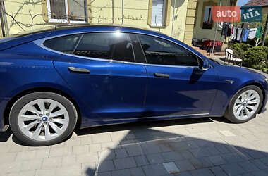 Лифтбек Tesla Model S 2017 в 