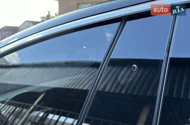 Лифтбек Tesla Model S 2017 в 