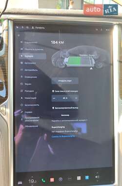 Лифтбек Tesla Model S 2014 в 