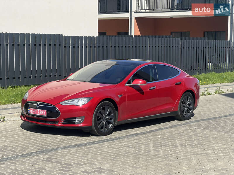 Tesla Model S 2014