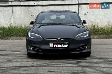Лифтбек Tesla Model S 2017 в 