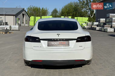 Лифтбек Tesla Model S 2013 в 