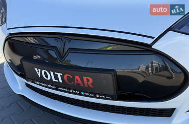 Лифтбек Tesla Model S 2013 в 