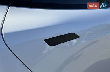 Лифтбек Tesla Model S 2013 в 