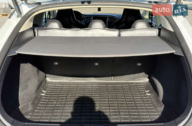 Лифтбек Tesla Model S 2013 в 