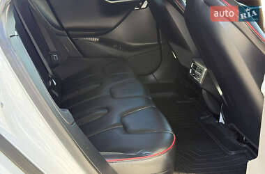 Лифтбек Tesla Model S 2013 в 