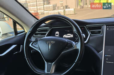 Лифтбек Tesla Model S 2013 в 