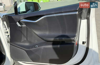 Лифтбек Tesla Model S 2013 в 