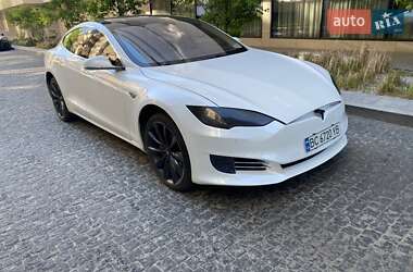 Tesla Model S 2014