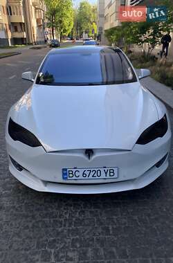 Лифтбек Tesla Model S 2014 в 